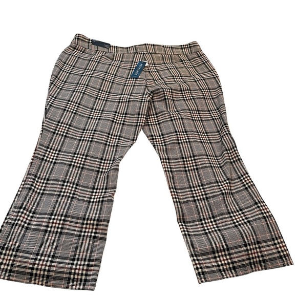 Le Chateau Slim Fit Leg-Sits below Belly button - Size 20W-Pull on pants-NWT - Picture 7 of 13